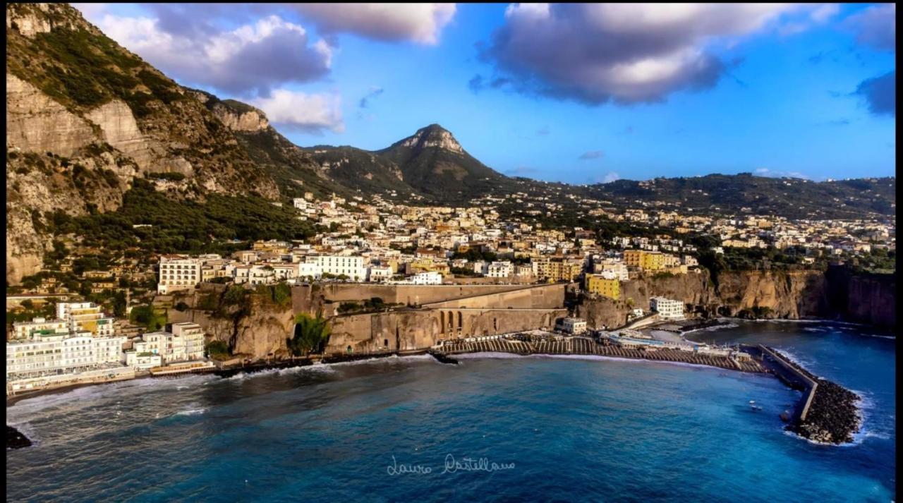 Casa Vacanza "Nonna Matilde" A Meta Di Sorrento, 600Mt Dal Mare, Casa Per 4 Eksteriør billede